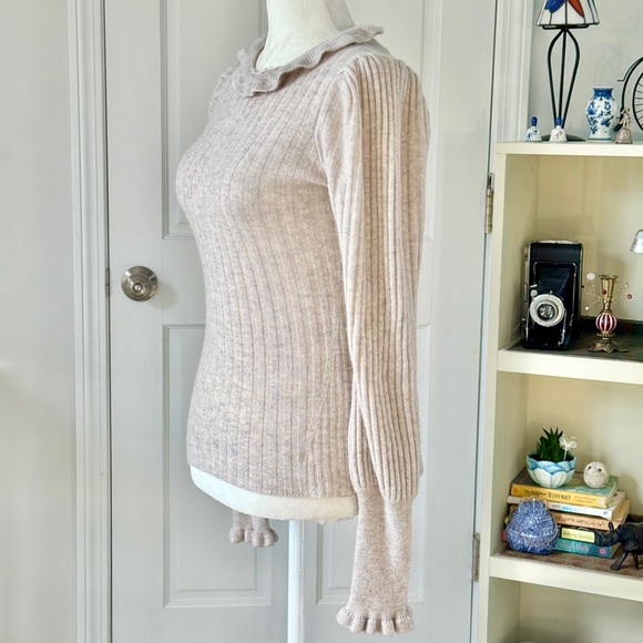 RARE Elie Tahari Cashmere Blend Rib Knit Ruffle Trim Sweater (size S) - Picture 4 of 15